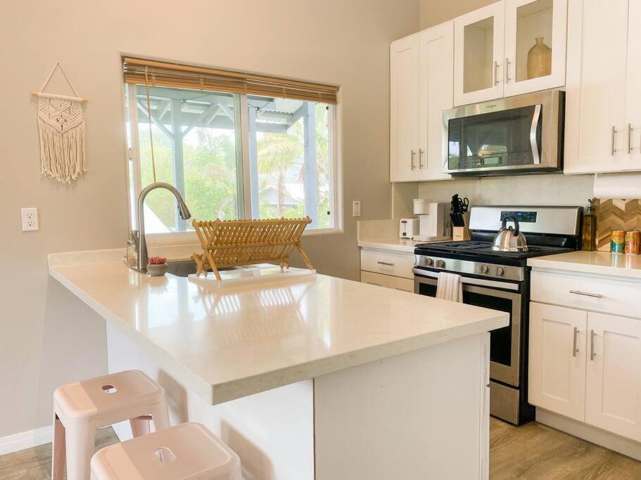 Appartement Hibiscus Hale, Full Kitchen, King Bed, Parking à Keaau Extérieur photo
