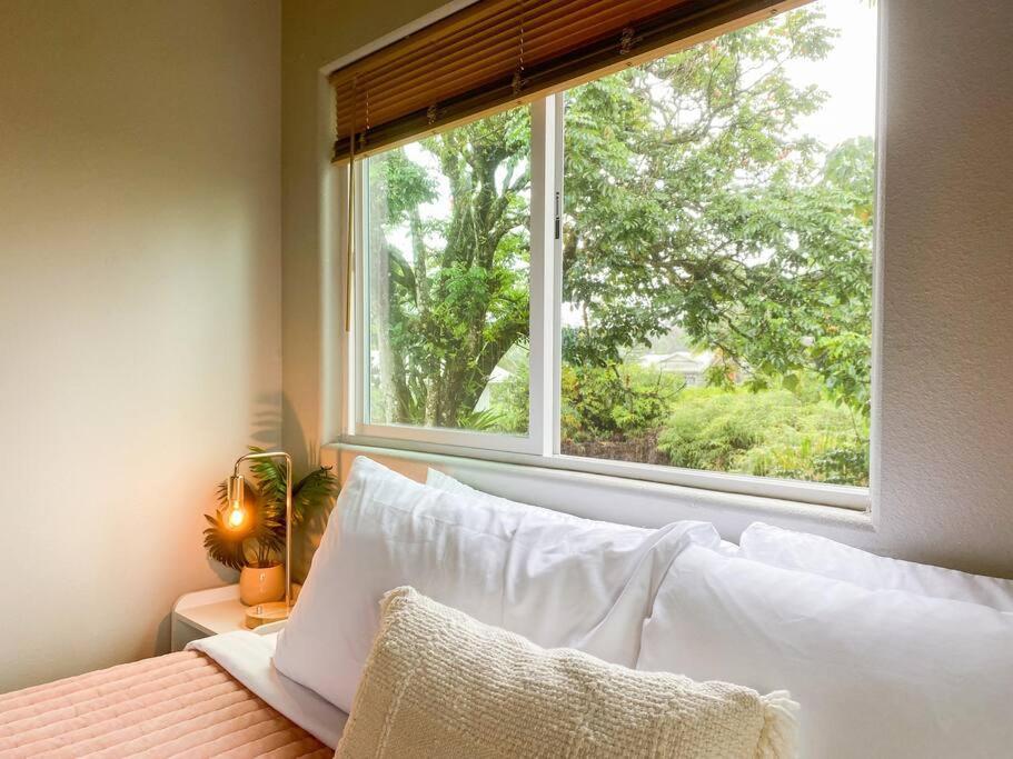 Appartement Hibiscus Hale, Full Kitchen, King Bed, Parking à Keaau Extérieur photo